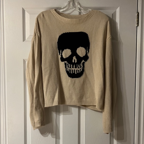 Skull Design Cream Sweater - Picture 2 of 3